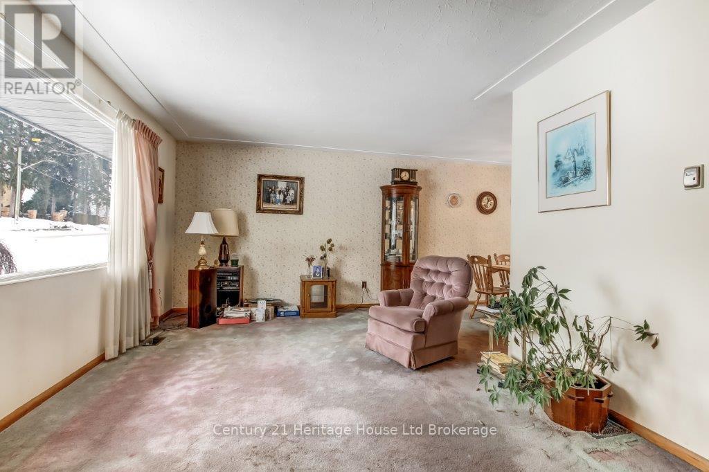 876 Isabel Street, Woodstock, Ontario  N4S 2A8 - Photo 4 - X12669110