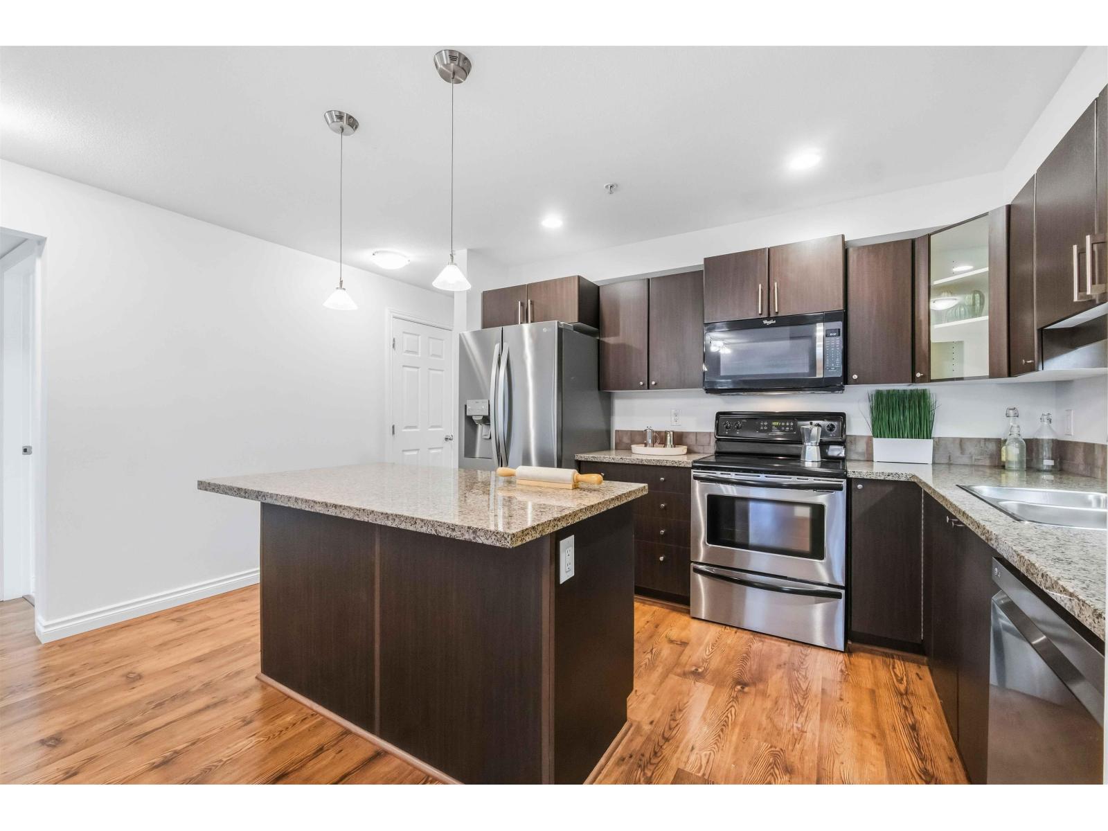 301 5488 198 Street, Langley, British Columbia  V3A 1G2 - Photo 5 - R3075864