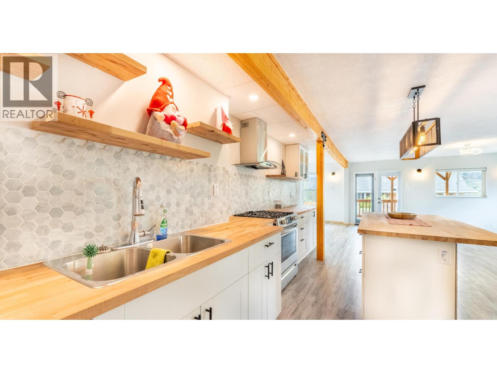 919 Regina Street, Creston, British Columbia  V0B 1G4 - Photo 6 - 10372049