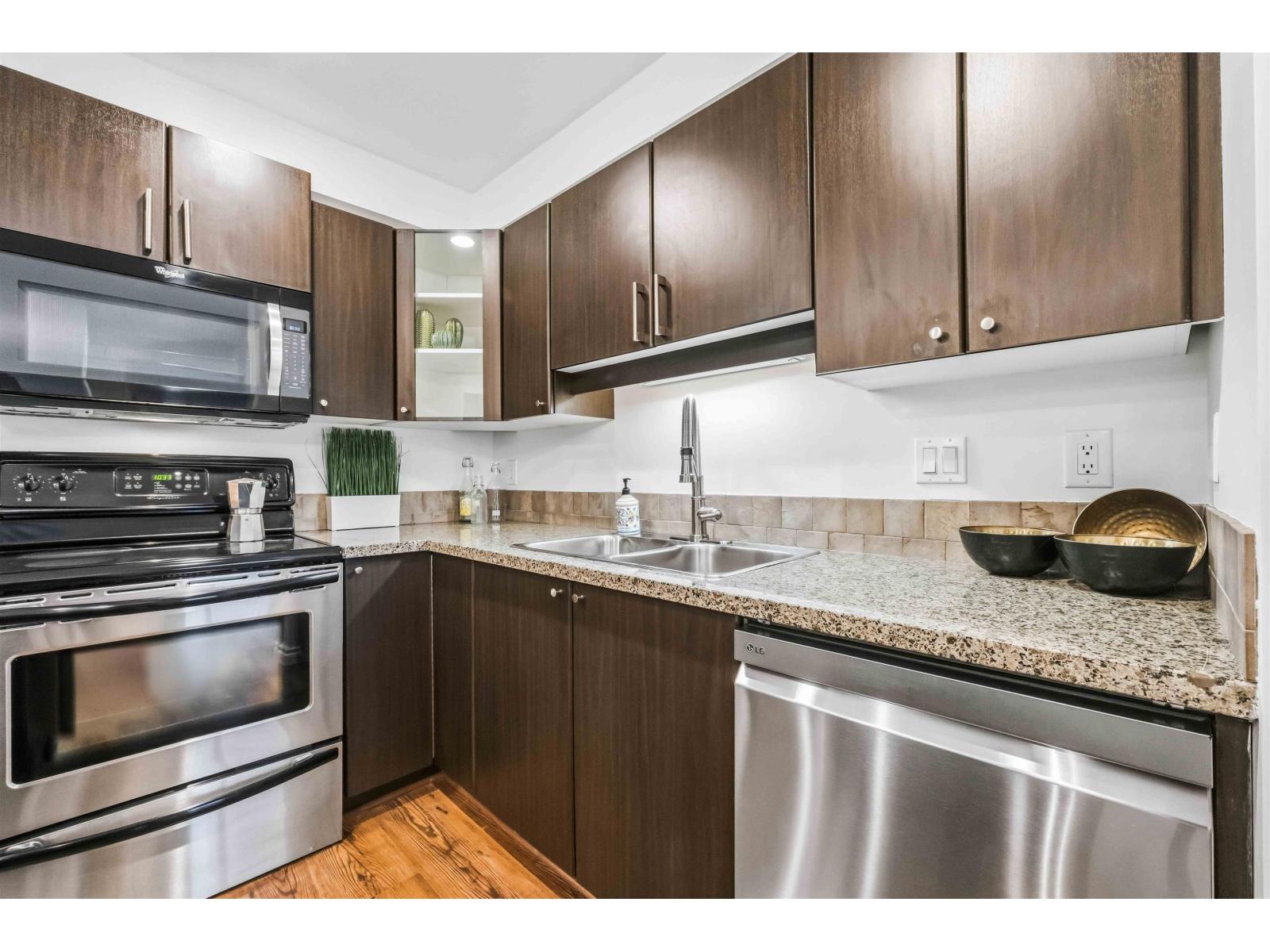 301 5488 198 Street, Langley, British Columbia  V3A 1G2 - Photo 7 - R3075864