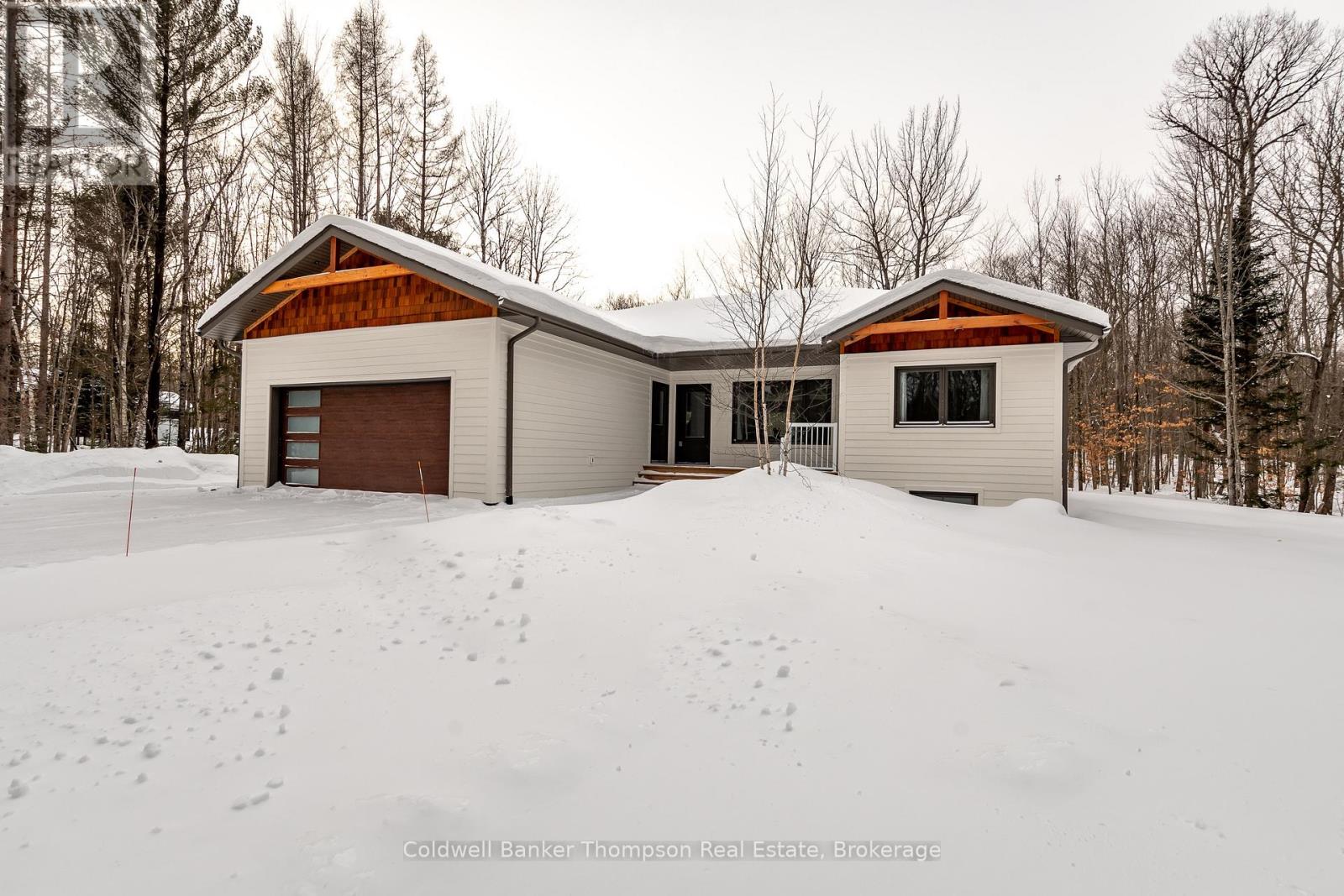 1854 OLD MUSKOKA ROAD, Huntsville, Ontario