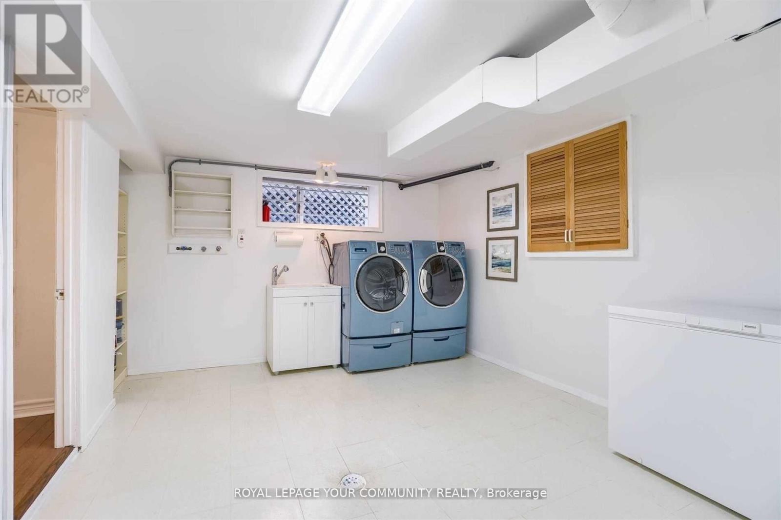 1 Yewfield Crescent, Toronto, Ontario  M3B 2Y4 - Photo 17 - C12669140