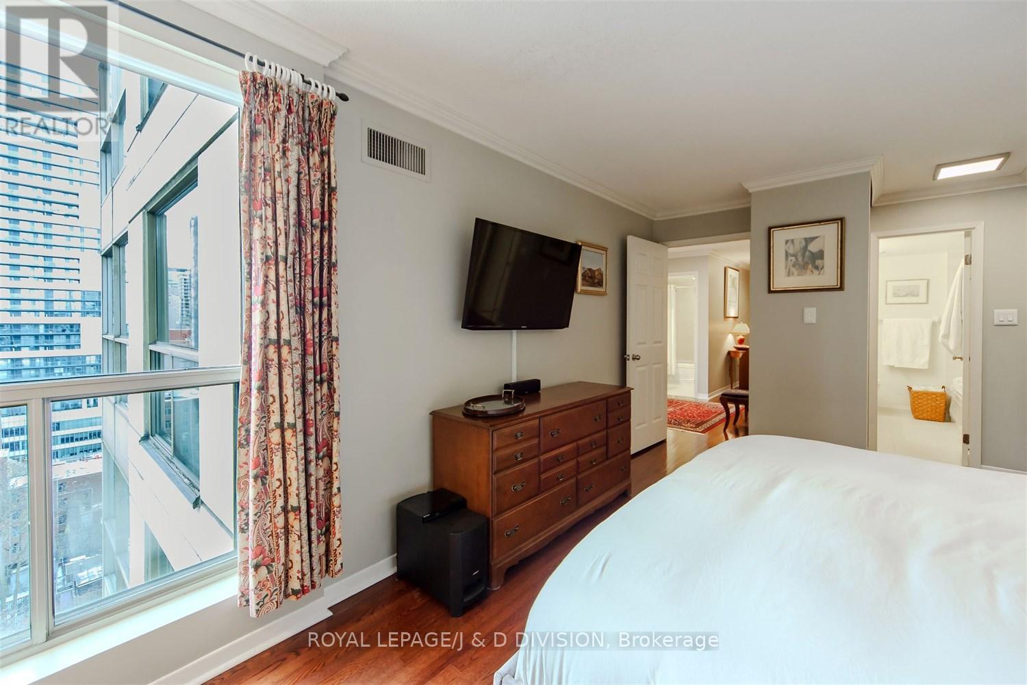 1607 - 298 Jarvis Street, Toronto, Ontario  M5B 2M4 - Photo 18 - C12669160