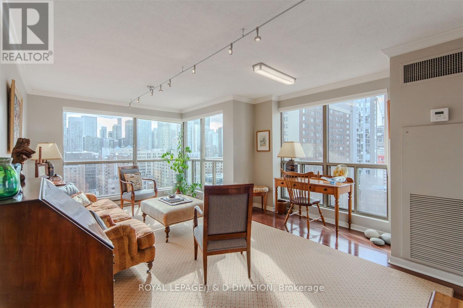 1607 - 298 Jarvis Street, Toronto, Ontario  M5B 2M4 - Photo 3 - C12669160