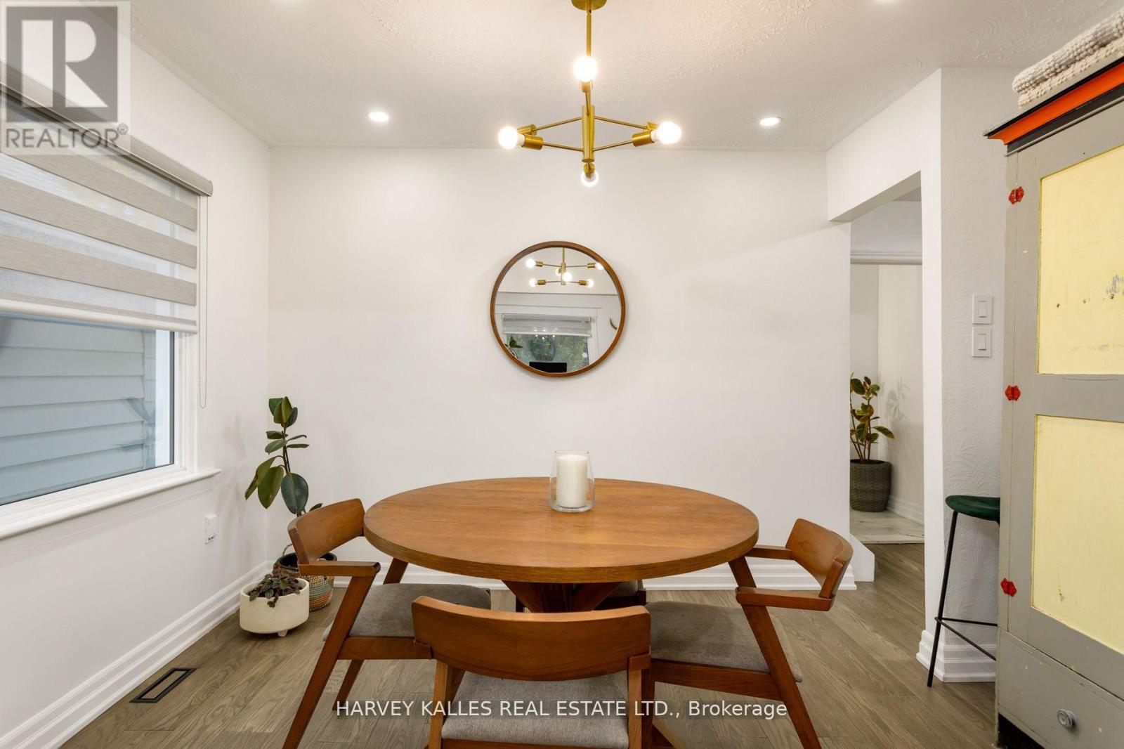 139 King Edward Avenue, Toronto, Ontario  M4C 5J7 - Photo 15 - E12668900