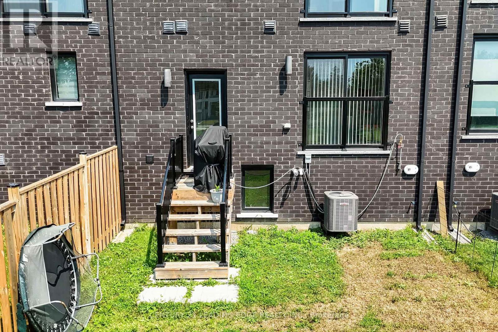 1362 Gull Crossing N, Pickering, Ontario  L1W 0B7 - Photo 9 - E12668956