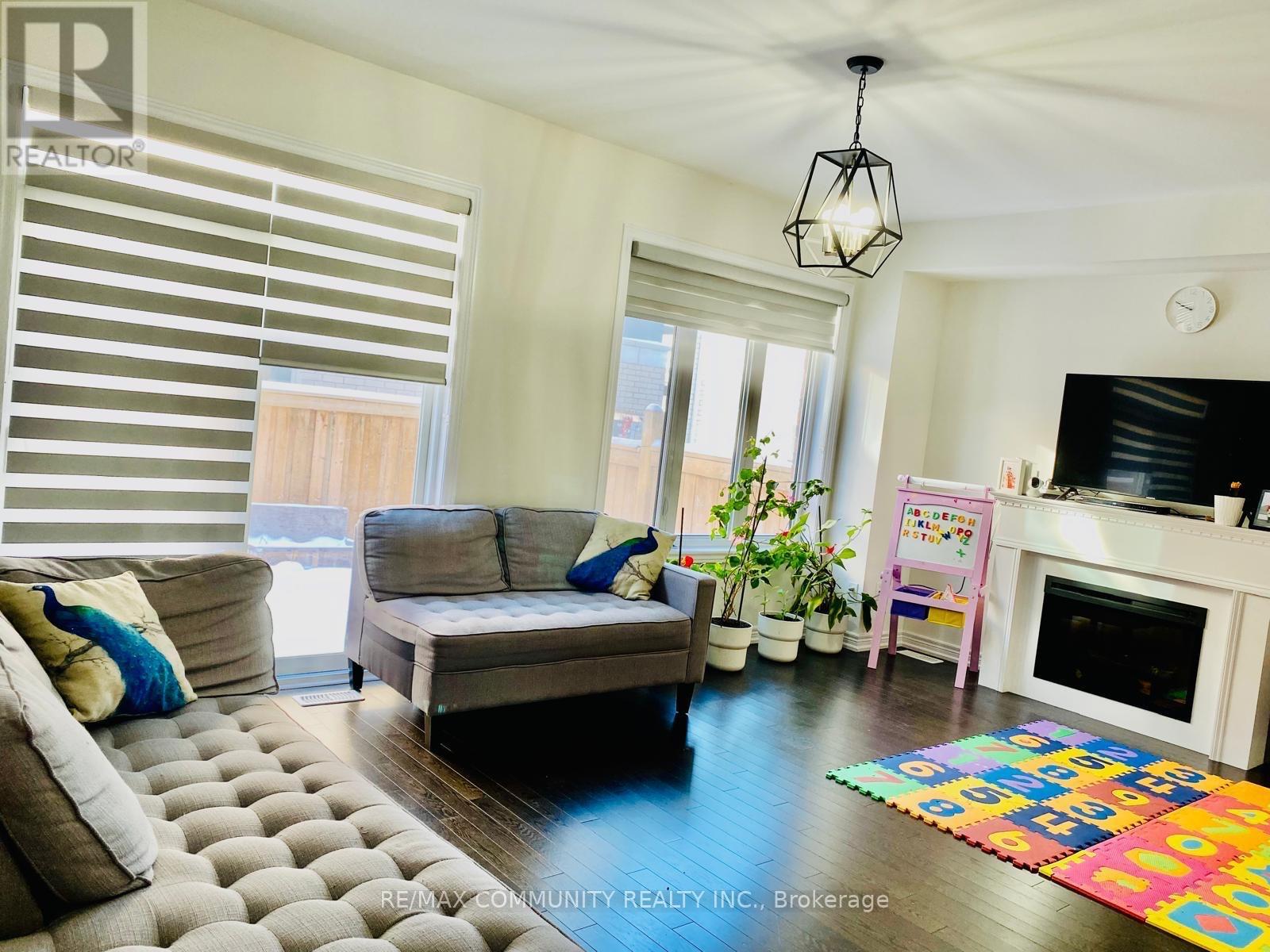 1163 Enchanted Crescent, Pickering, Ontario  L1X 0H1 - Photo 2 - E12669042