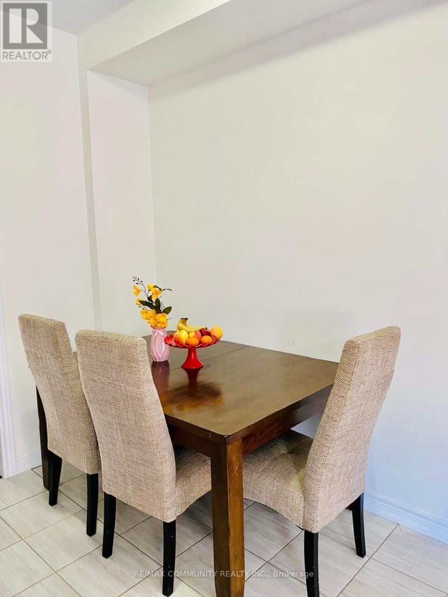 1163 Enchanted Crescent, Pickering, Ontario  L1X 0H1 - Photo 4 - E12669042