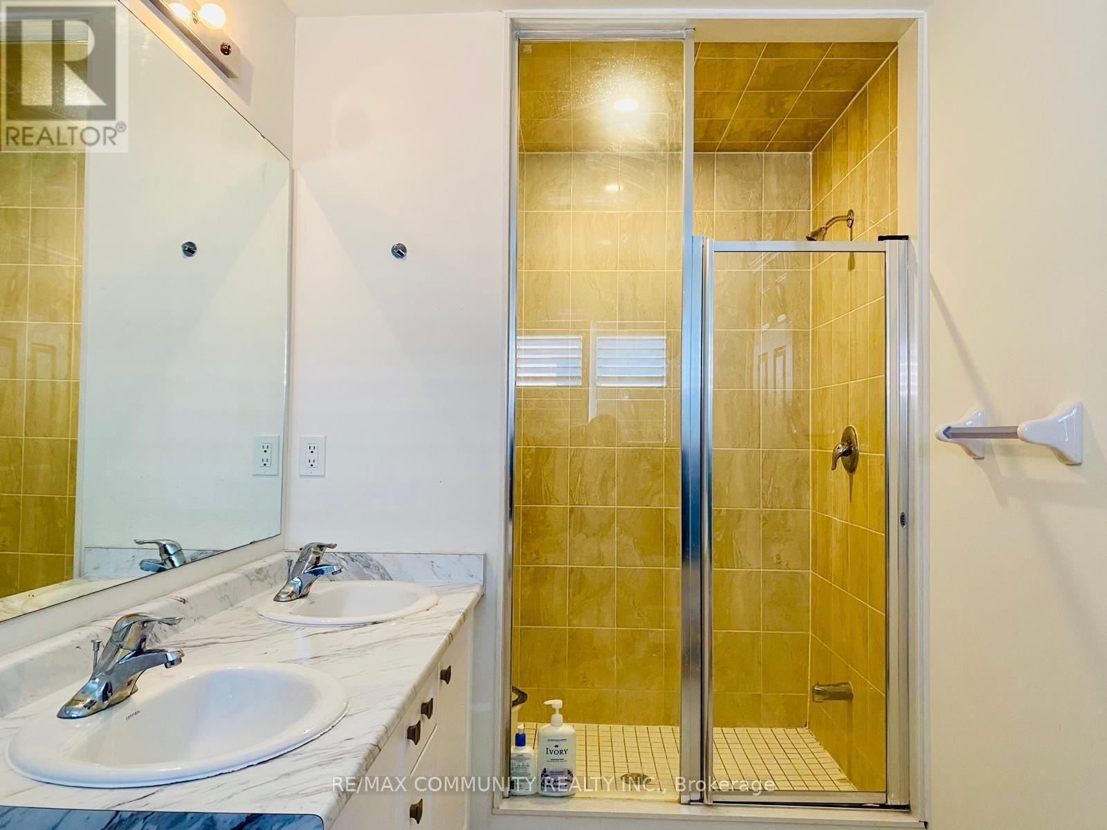 1163 Enchanted Crescent, Pickering, Ontario  L1X 0H1 - Photo 6 - E12669042