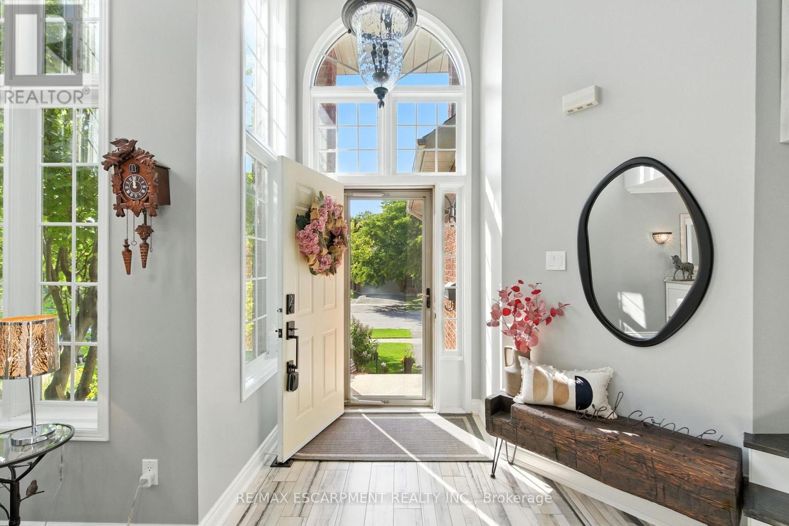 36 Pinecreek Road, Hamilton, Ontario  L8B 0H1 - Photo 3 - X12493416