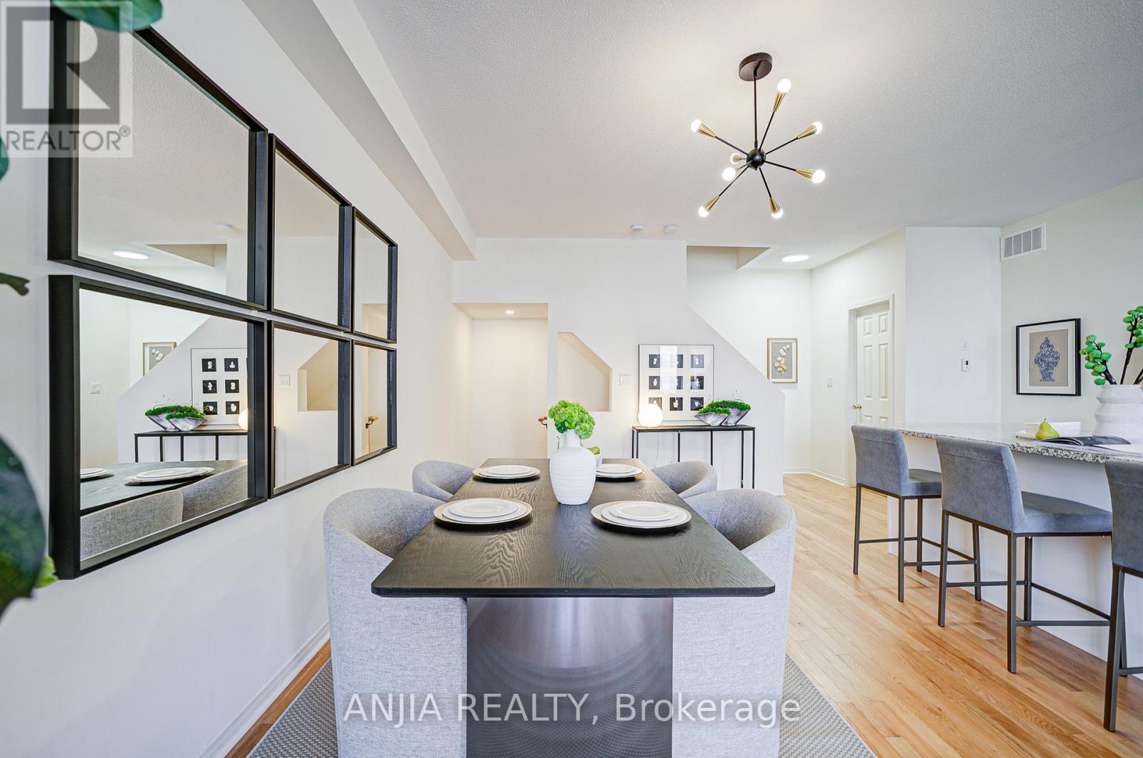 105 Ness Drive, Richmond Hill, Ontario  L4S 0K9 - Photo 14 - N12668942