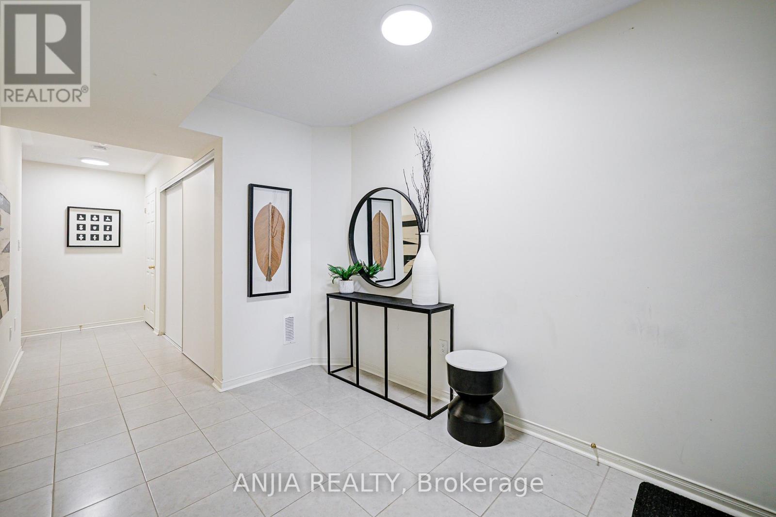 105 Ness Drive, Richmond Hill, Ontario  L4S 0K9 - Photo 6 - N12668942