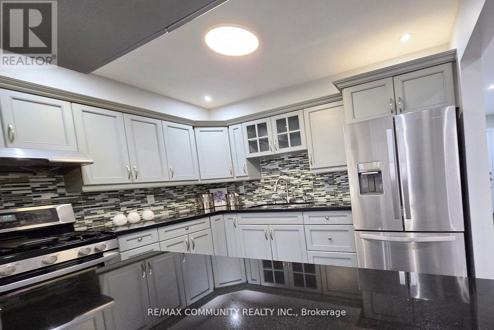 31 Stather Crescent, Markham, Ontario  L3S 1C9 - Photo 6 - N12669004