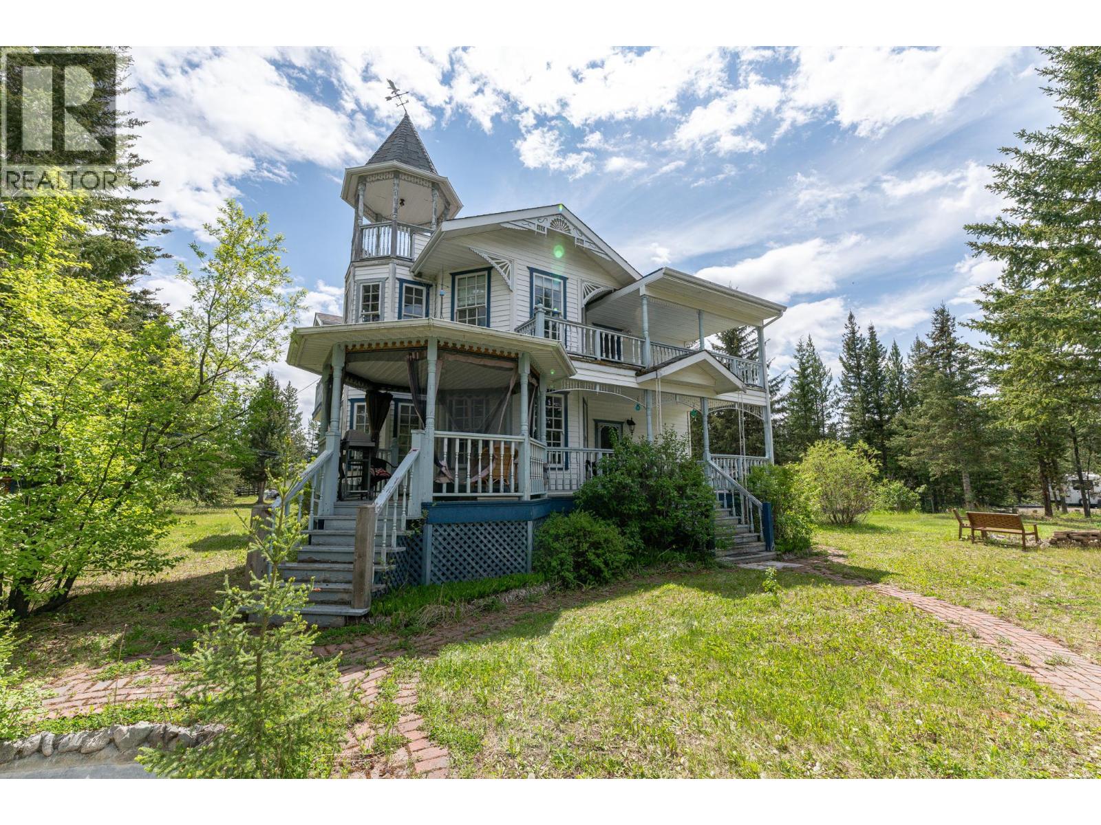 6649 Rayfield Road, 70 Mile House, British Columbia  V0K 2K0 - Photo 1 - R3075564