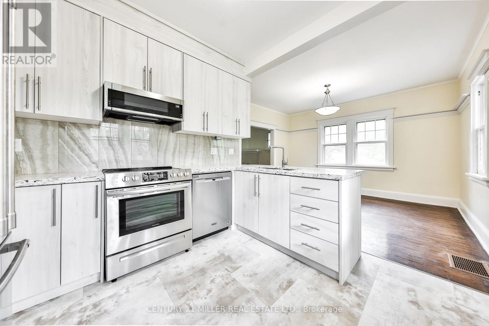 258 Reynolds Street, Oakville, Ontario  L6J 3L4 - Photo 12 - W12668896