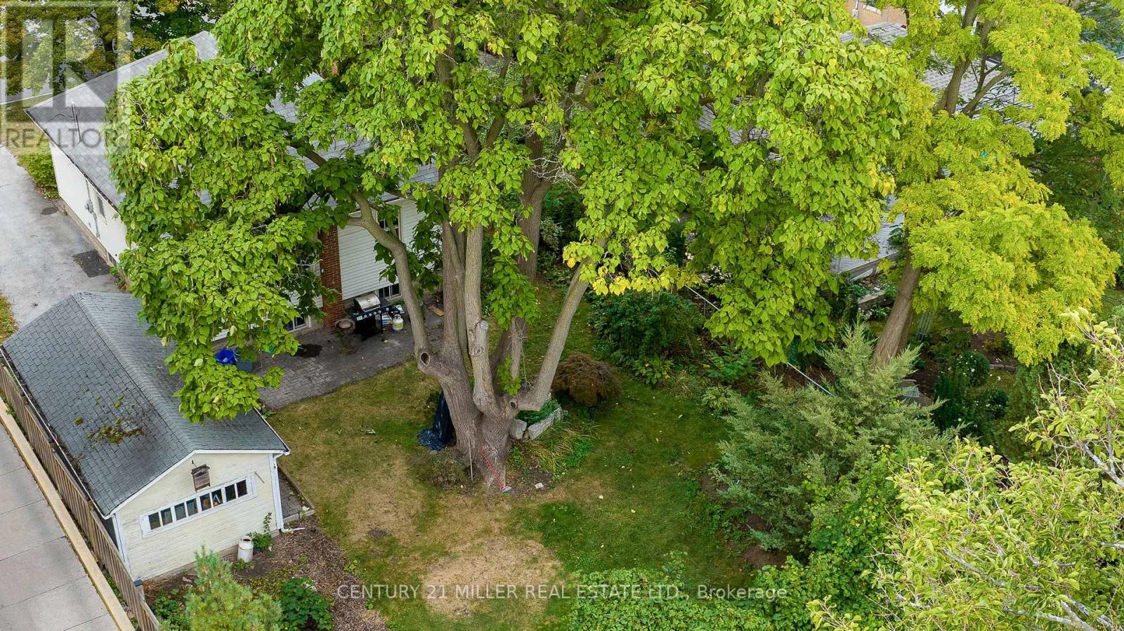 258 Reynolds Street, Oakville, Ontario  L6J 3L4 - Photo 2 - W12668896