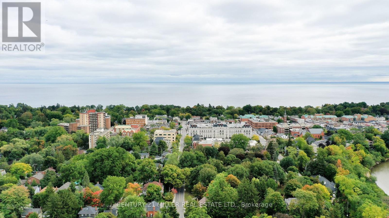 258 Reynolds Street, Oakville, Ontario  L6J 3L4 - Photo 3 - W12668896