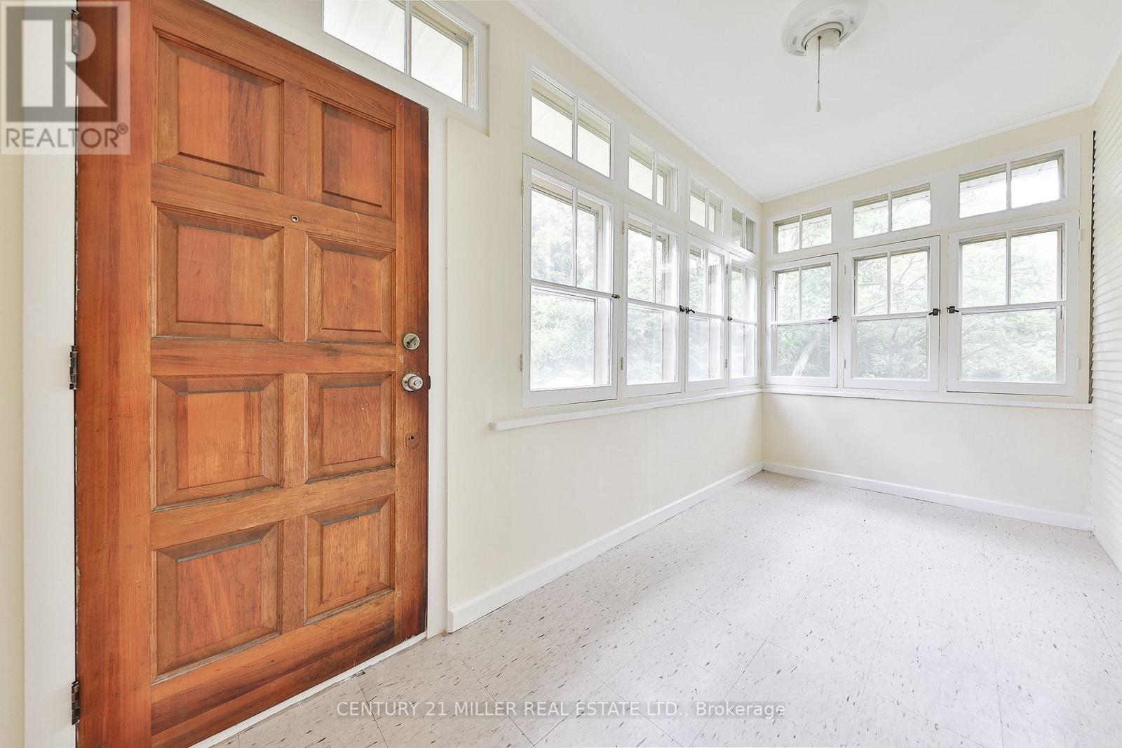 258 Reynolds Street, Oakville, Ontario  L6J 3L4 - Photo 6 - W12668896