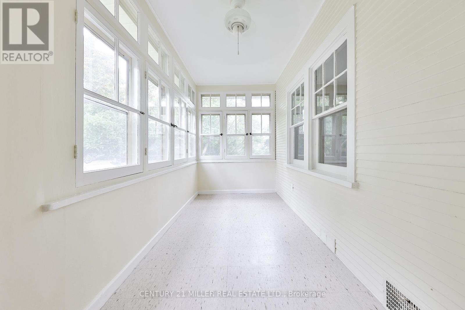 258 Reynolds Street, Oakville, Ontario  L6J 3L4 - Photo 7 - W12668896