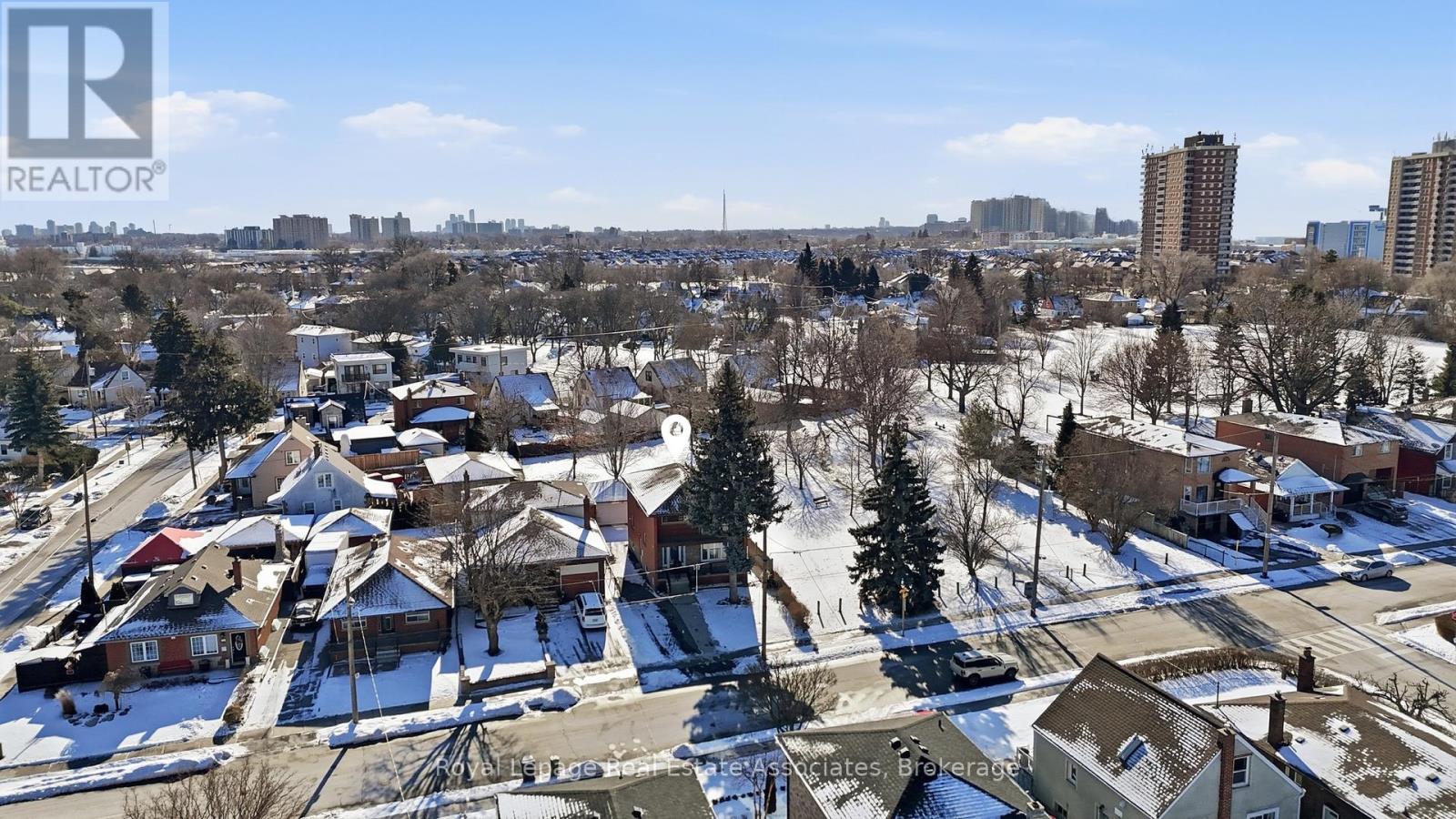 117 HARDING AVENUE, Toronto, Ontario