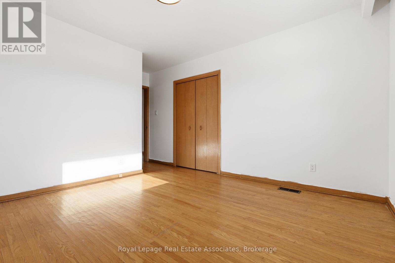 117 Harding Avenue, Toronto, Ontario  M6M 3A4 - Photo 17 - W12668898