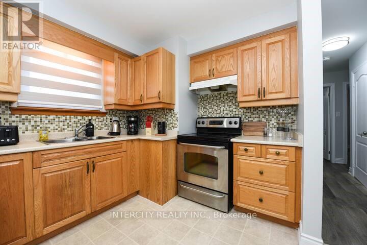 #bsmt - 13 Armbro Avenue, Brampton, Ontario  L6Y 1X1 - Photo 10 - W12668920