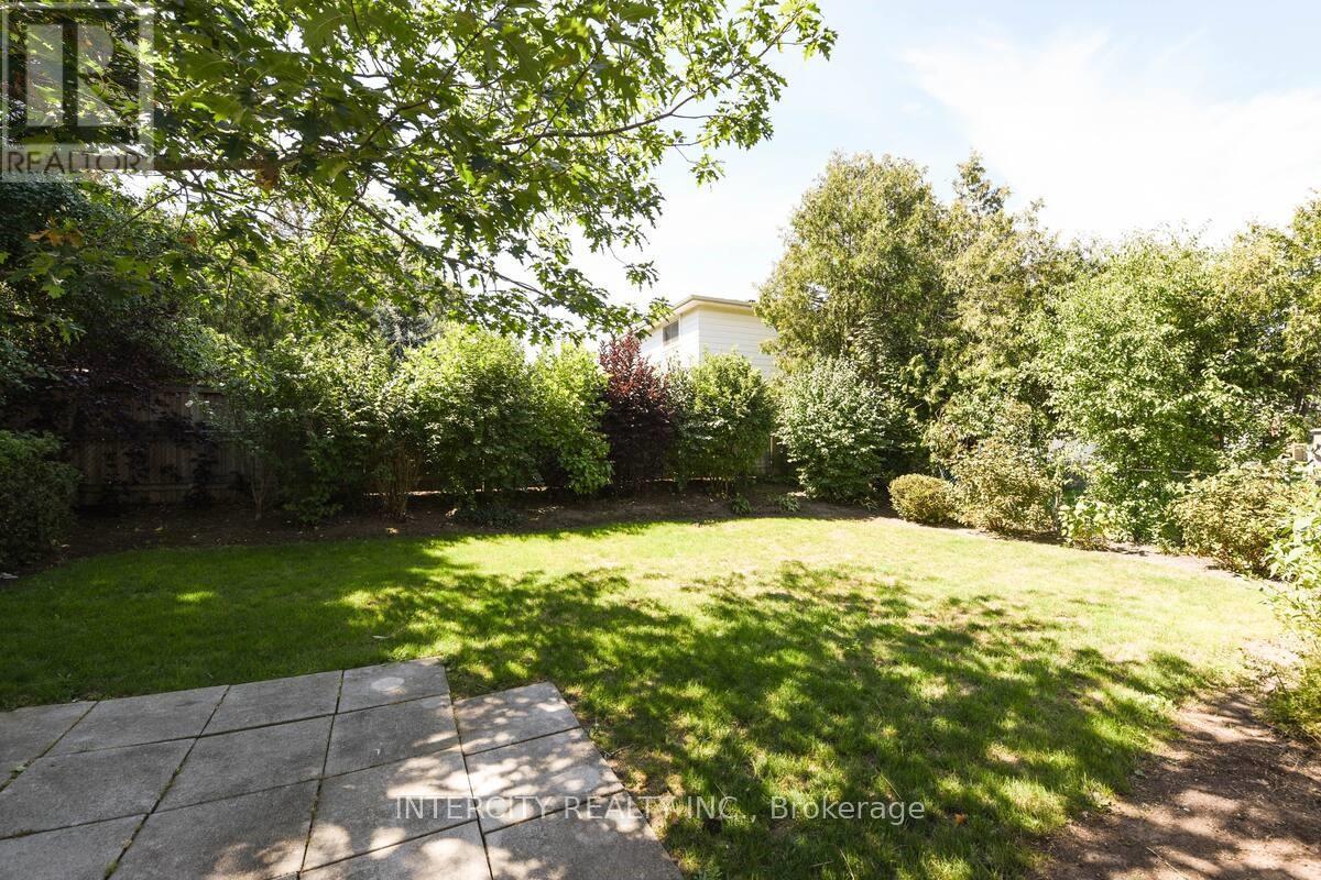 #bsmt - 13 Armbro Avenue, Brampton, Ontario  L6Y 1X1 - Photo 2 - W12668920