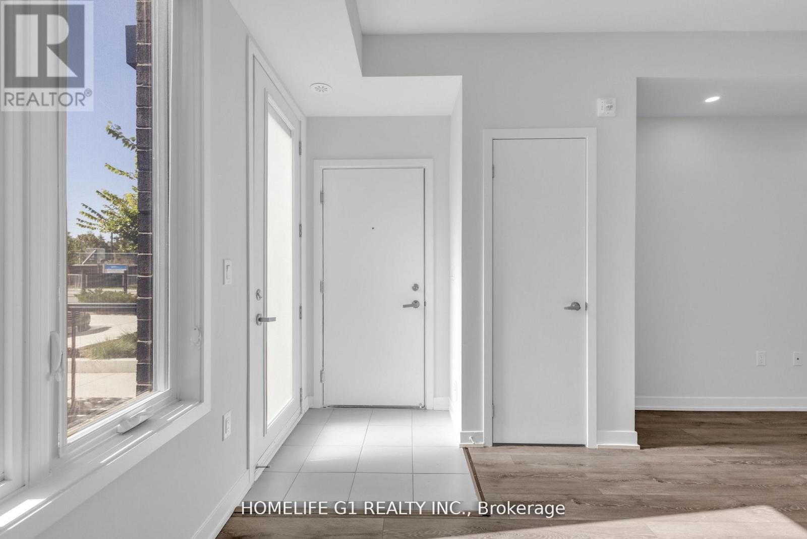 5 - 3429 Ridgeway Drive, Mississauga, Ontario  L5L 0B9 - Photo 2 - W12668950