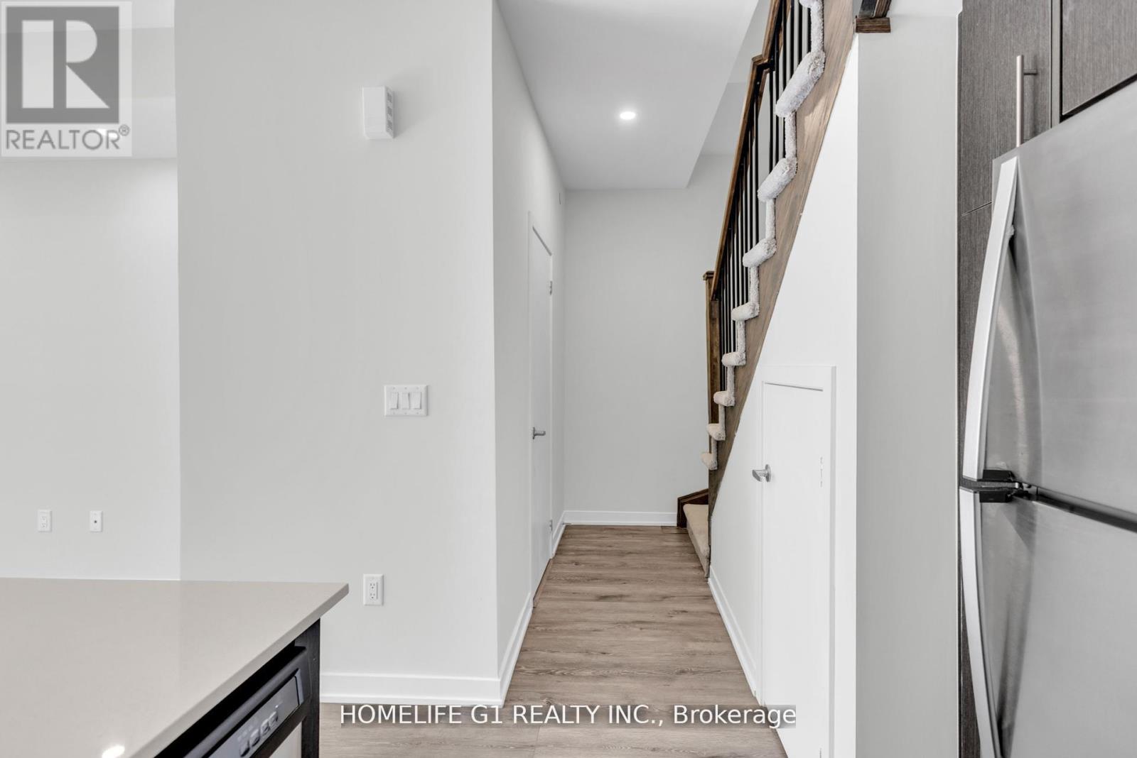 5 - 3429 Ridgeway Drive, Mississauga, Ontario  L5L 0B9 - Photo 7 - W12668950