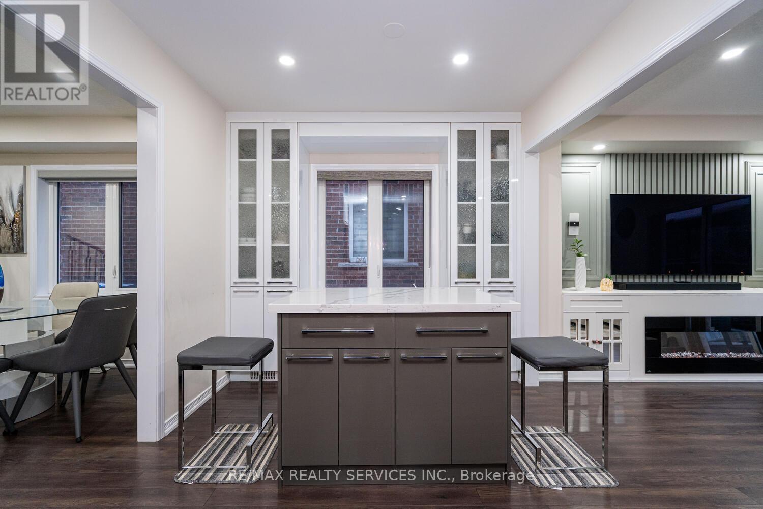 11 Hoover Road, Brampton, Ontario  L7A 4L2 - Photo 12 - W12668978