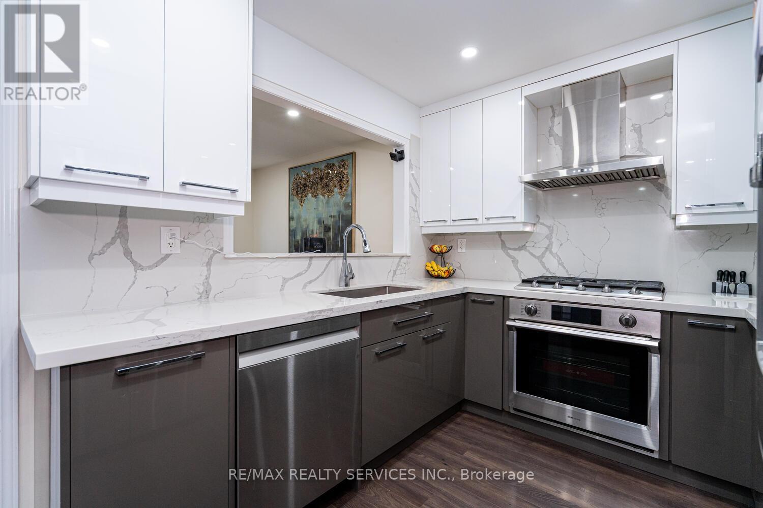 11 Hoover Road, Brampton, Ontario  L7A 4L2 - Photo 15 - W12668978