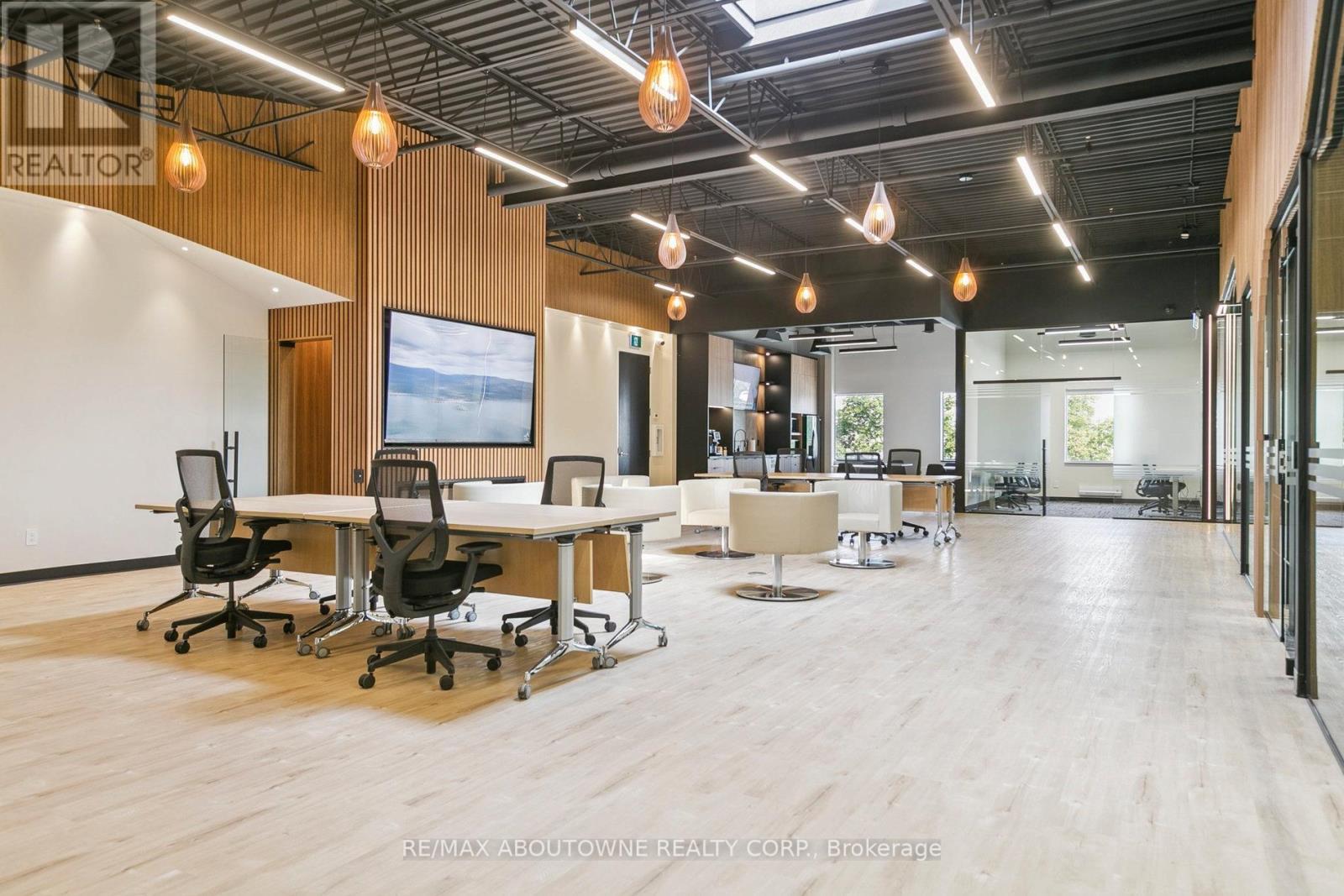 211-C - 320 Matheson Boulevard W, Mississauga, Ontario  L5R 3R1 - Photo 40 - W12668980