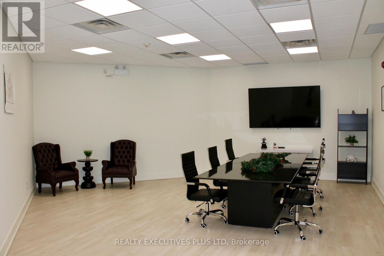 103 - 5700 Cancross Court, Mississauga, Ontario  L5R 3E9 - Photo 10 - W12669040