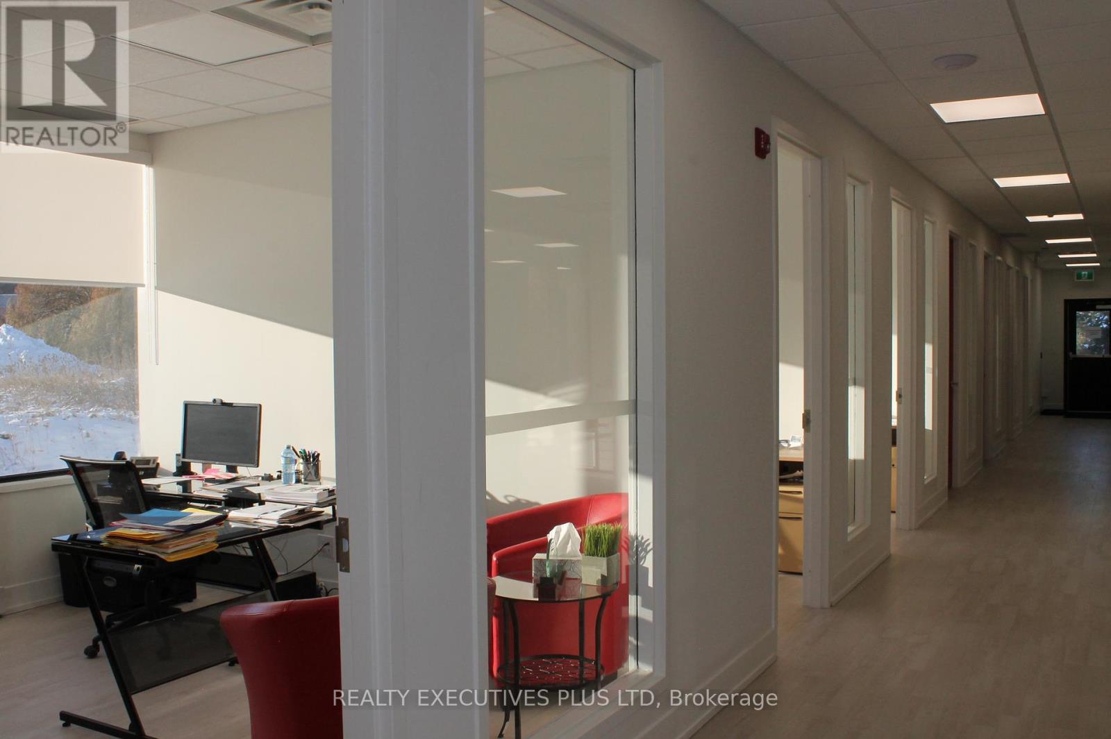 103 - 5700 Cancross Court, Mississauga, Ontario  L5R 3E9 - Photo 12 - W12669040