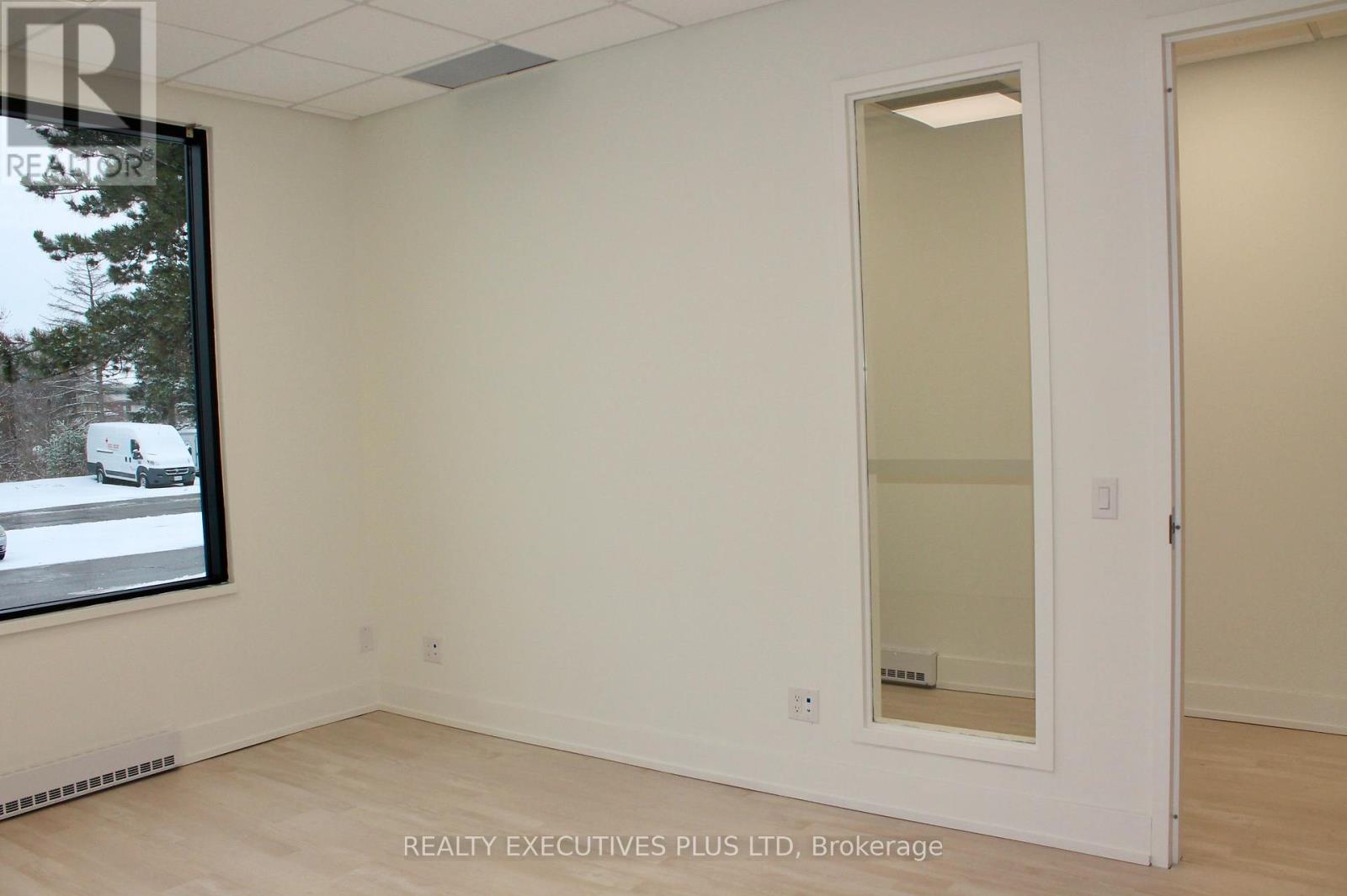 103 - 5700 Cancross Court, Mississauga, Ontario  L5R 3E9 - Photo 21 - W12669040