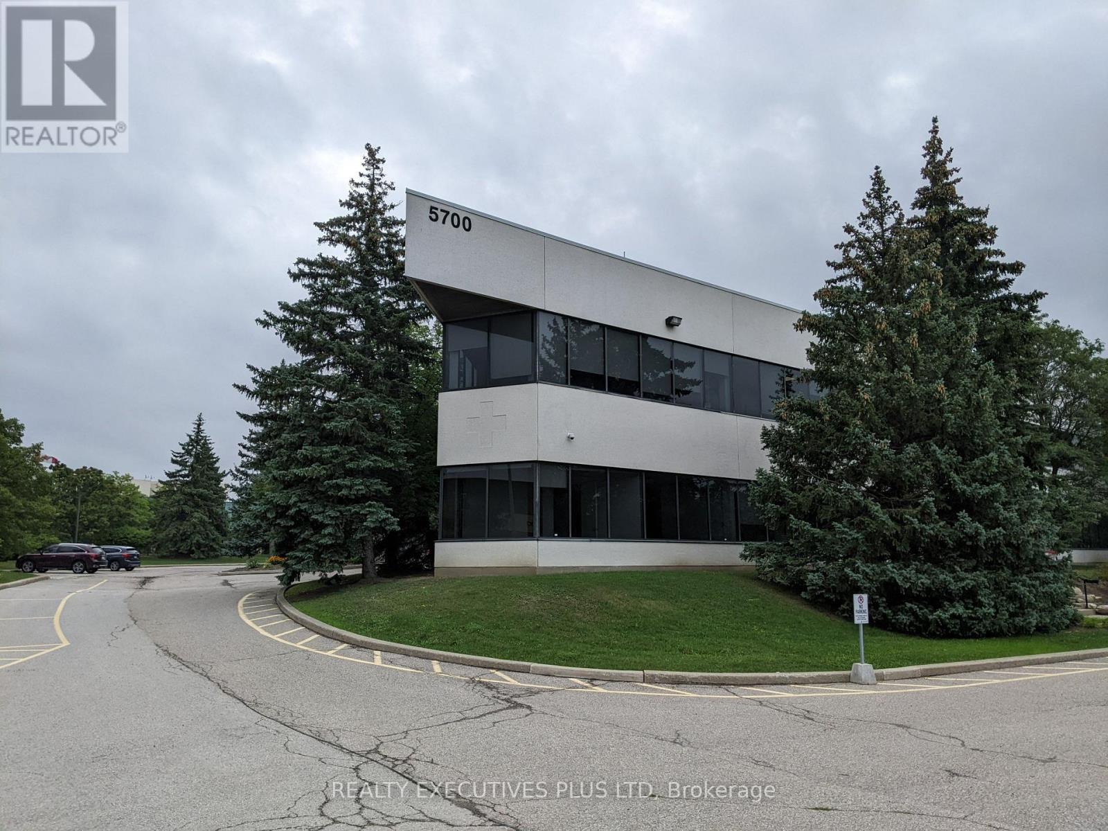 103 - 5700 Cancross Court, Mississauga, Ontario  L5R 3E9 - Photo 4 - W12669040