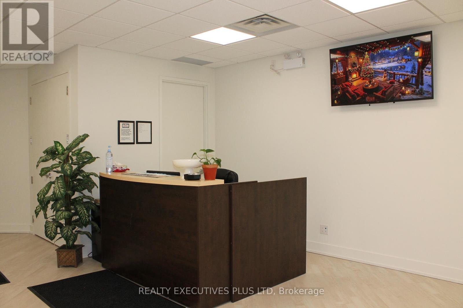 103 - 5700 Cancross Court, Mississauga, Ontario  L5R 3E9 - Photo 7 - W12669040