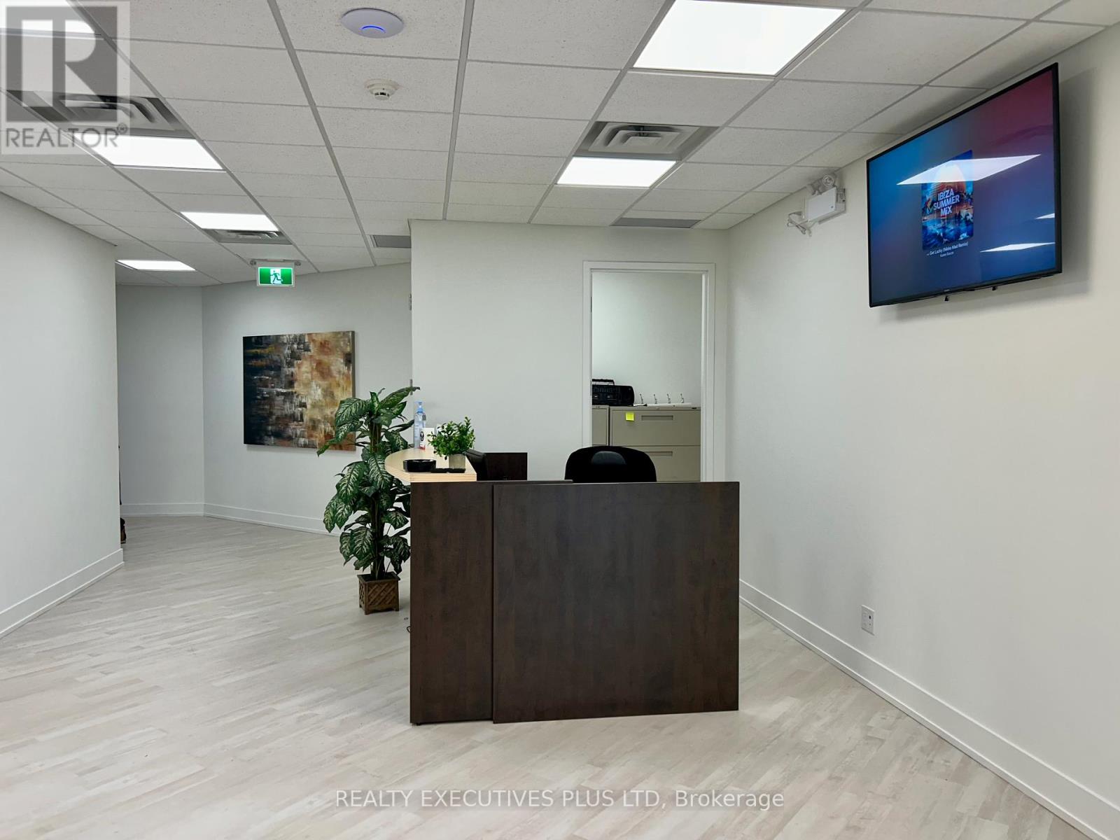 103 - 5700 Cancross Court, Mississauga, Ontario  L5R 3E9 - Photo 9 - W12669040