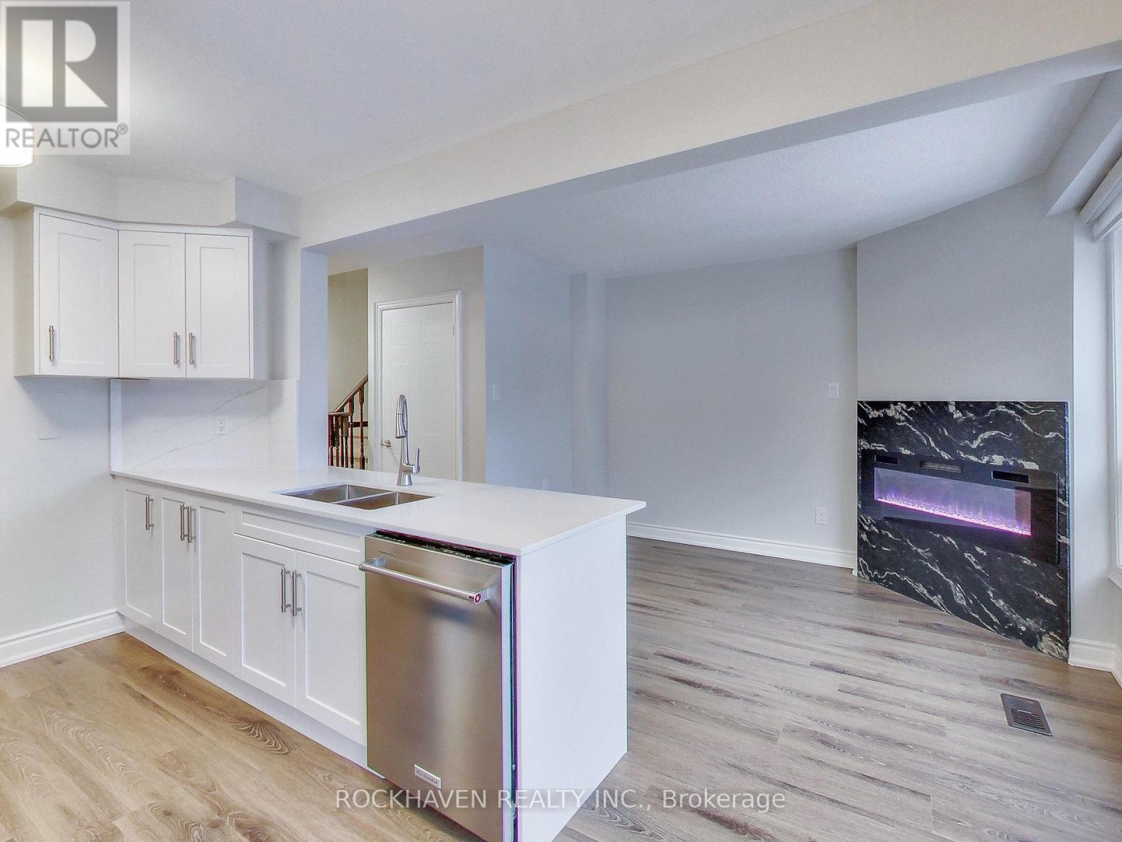 62 - 2350 Grand Ravine Drive, Oakville, Ontario  L6H 6E2 - Photo 8 - W12669054