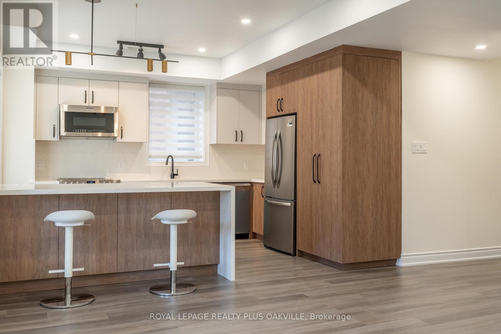 A - 2339 Awenda Drive, Oakville, Ontario  L6H 7J7 - Photo 5 - W12669074