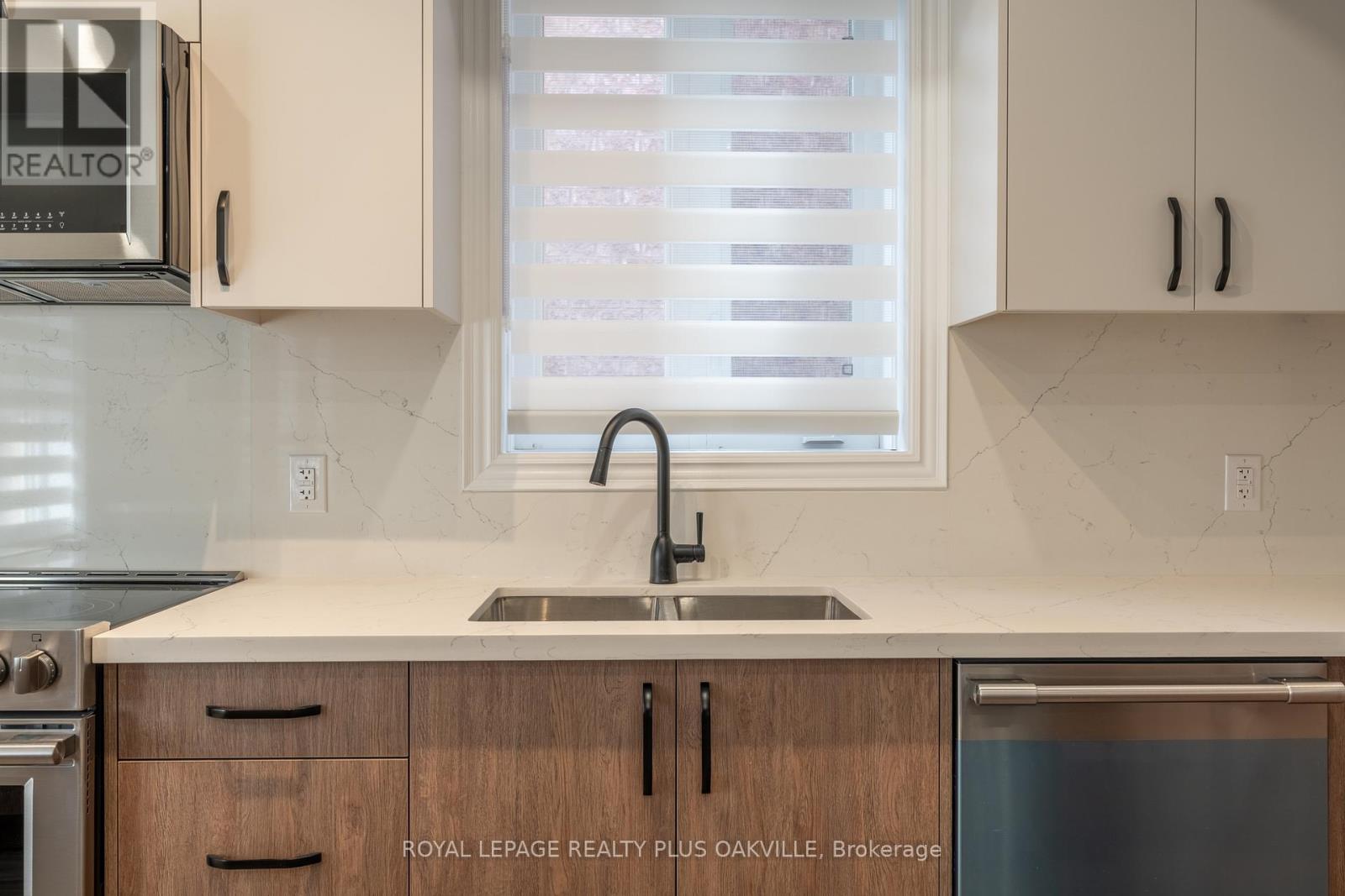 A - 2339 Awenda Drive, Oakville, Ontario  L6H 7J7 - Photo 9 - W12669074