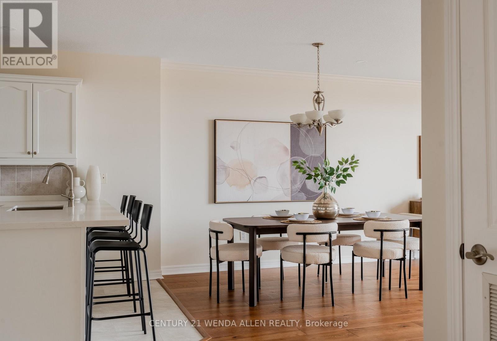 909 - 1998 Ironstone Drive, Burlington, Ontario  L7L 7P7 - Photo 11 - W12669078