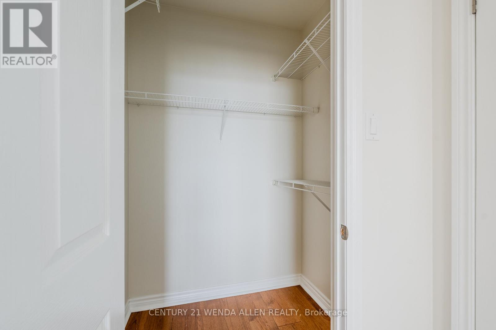 909 - 1998 Ironstone Drive, Burlington, Ontario  L7L 7P7 - Photo 30 - W12669078