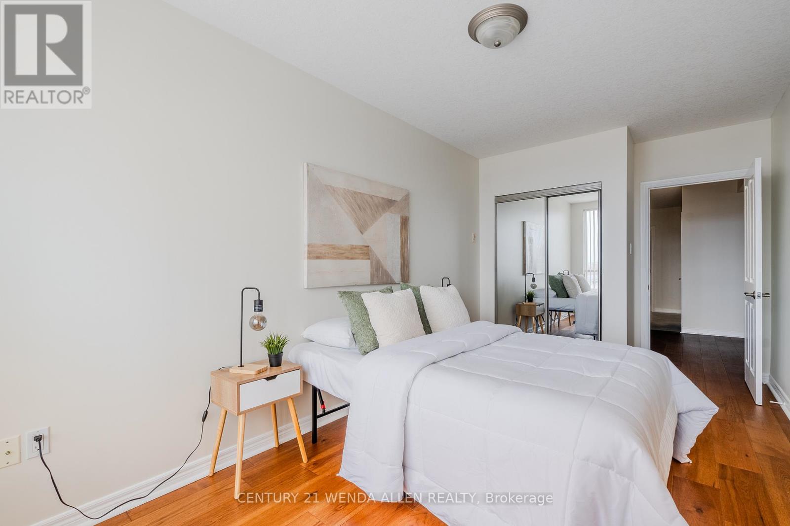 909 - 1998 Ironstone Drive, Burlington, Ontario  L7L 7P7 - Photo 33 - W12669078