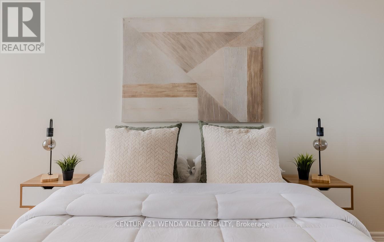 909 - 1998 Ironstone Drive, Burlington, Ontario  L7L 7P7 - Photo 34 - W12669078