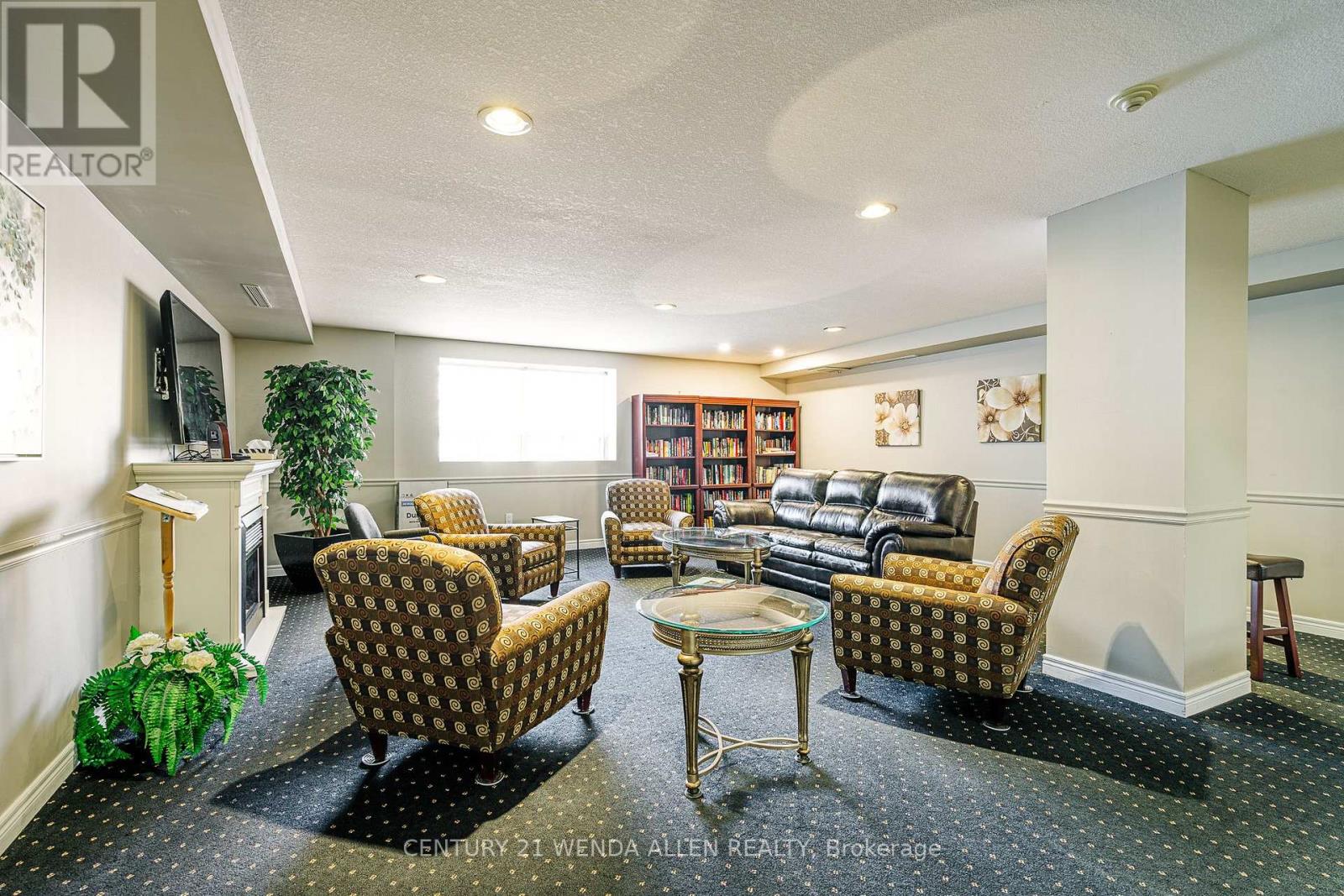 909 - 1998 Ironstone Drive, Burlington, Ontario  L7L 7P7 - Photo 44 - W12669078