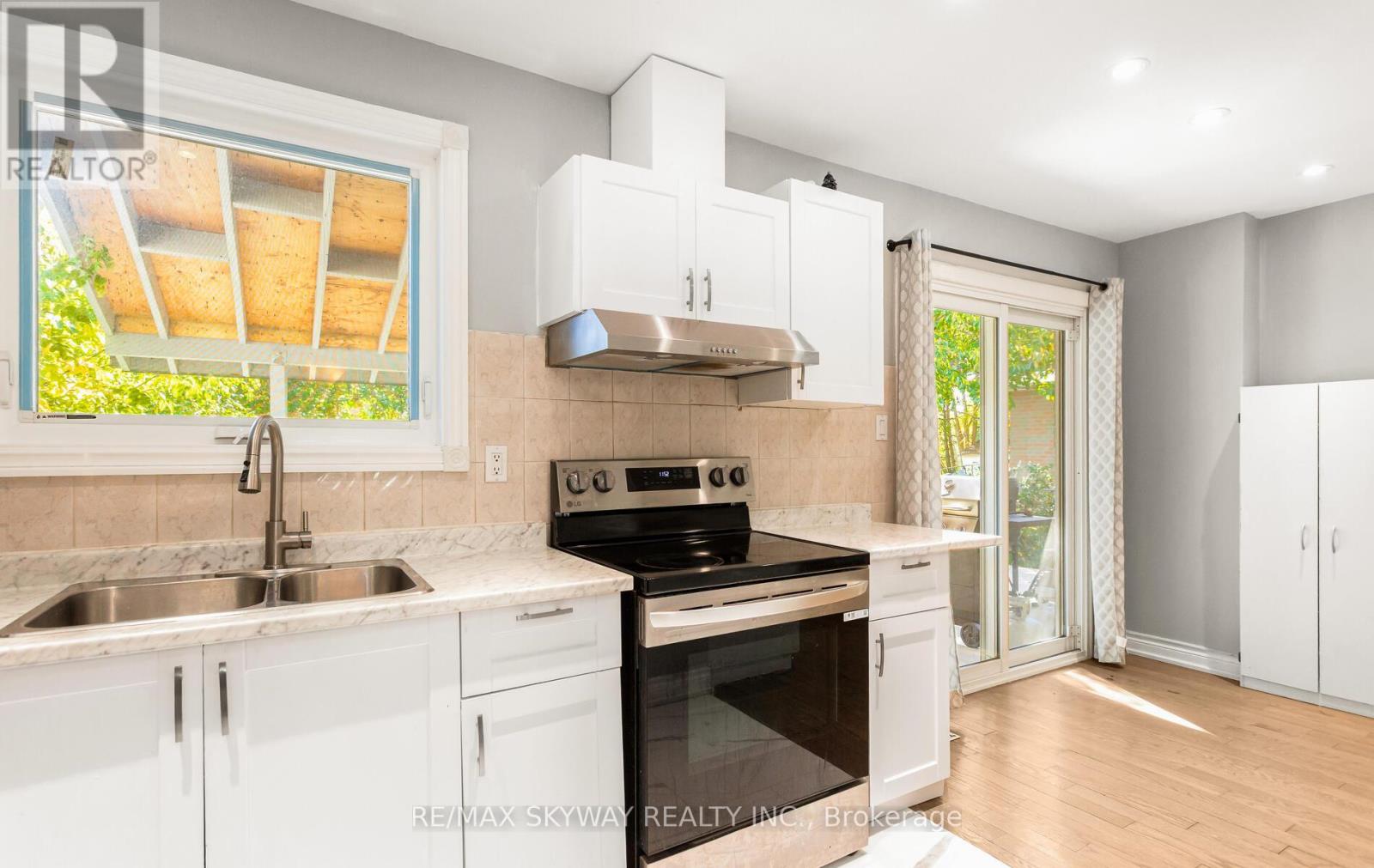 57 Jefferson Road, Brampton, Ontario  L6S 1W7 - Photo 17 - W12669102