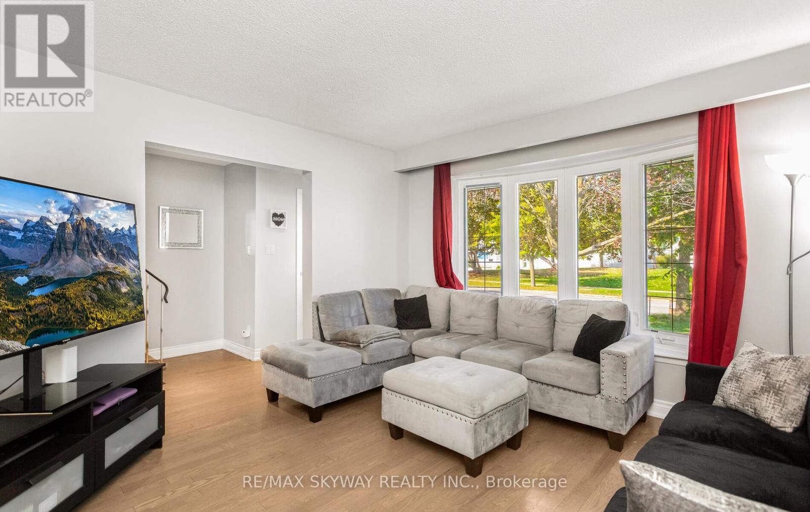 57 Jefferson Road, Brampton, Ontario  L6S 1W7 - Photo 8 - W12669102