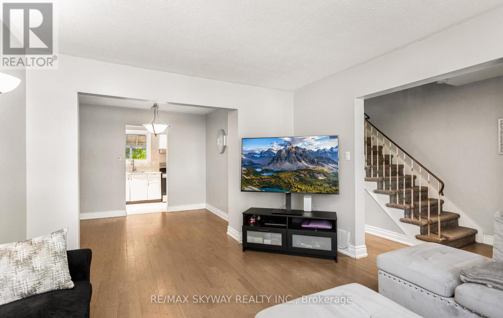 57 Jefferson Road, Brampton, Ontario  L6S 1W7 - Photo 9 - W12669102