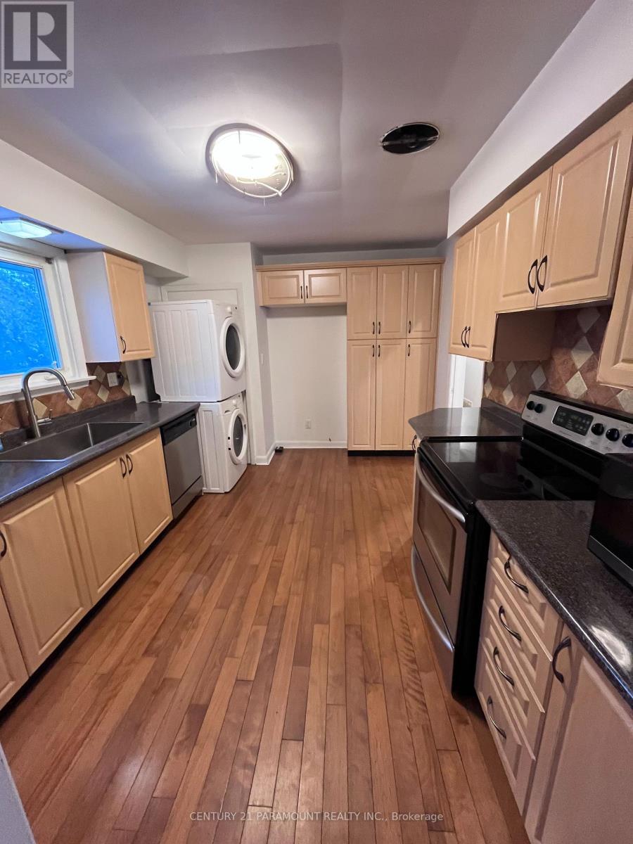 Main - 3407 Countryside Drive, Brampton, Ontario  L6P 0T6 - Photo 15 - W12669146